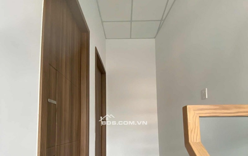 Bán nhà sát căn mặt tiền đường Tỉnh Lộ 10, DT 63m2, xây mới 1 trệt, 1 lầu